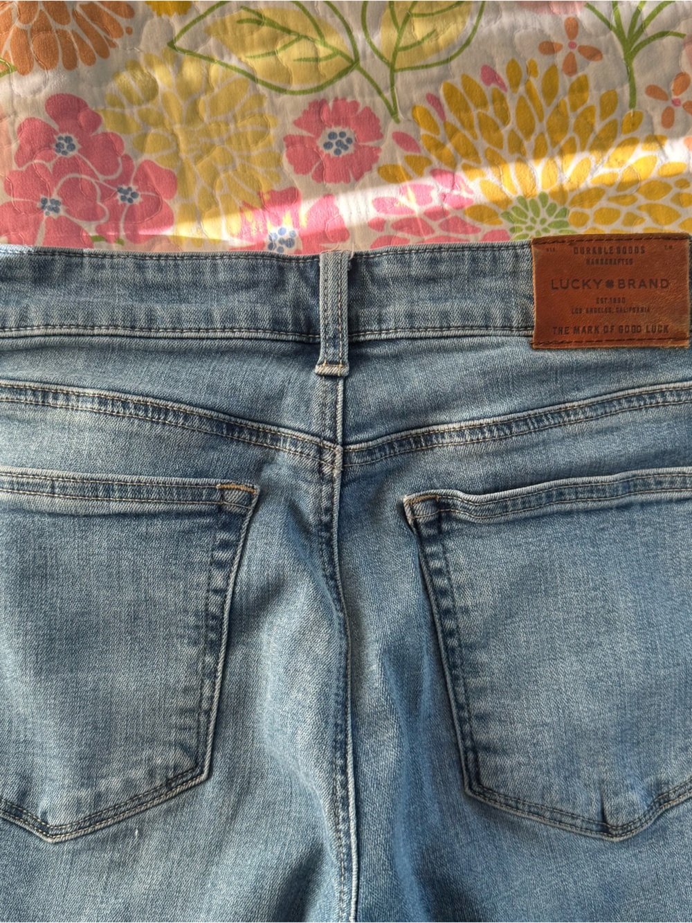 Women size 4/27 lucky brand jeans - Picture 6 of 8